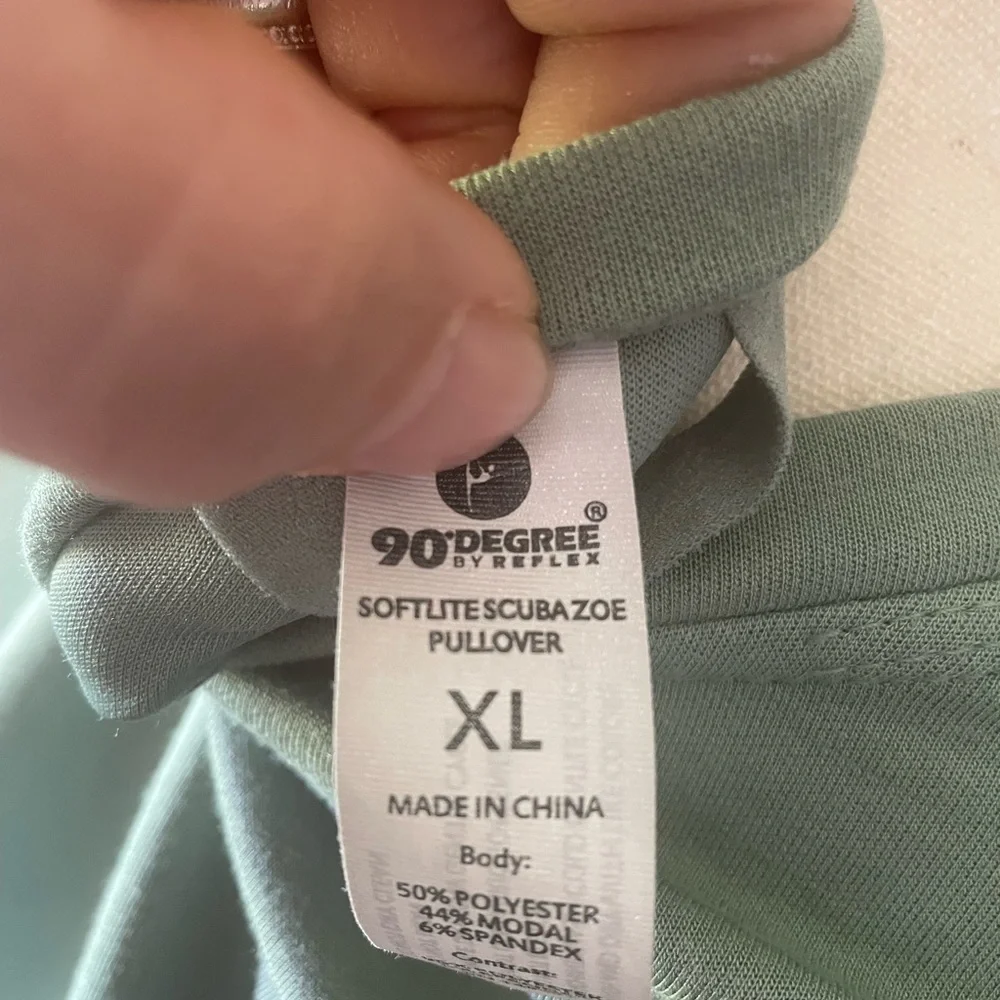 90 DeGree Athletic Leisure Long sleeve shirt with peekaboo front size XL - Picture 6 of 6